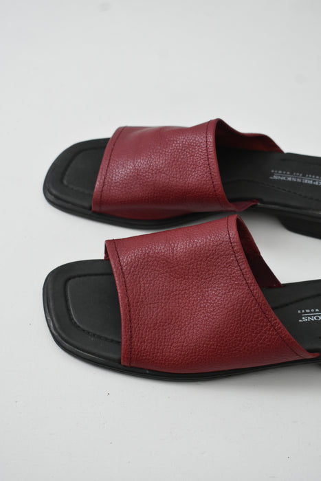 vintage cranberry leather slides (8)