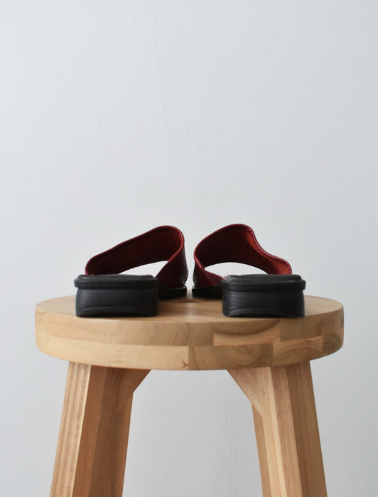 vintage cranberry leather slides (8)