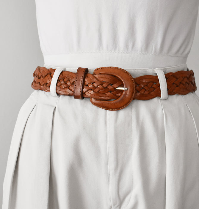 vintage cognac leather belt (l)