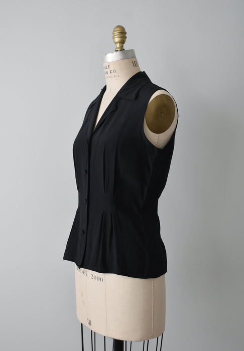 Sleeveless Silk Button Up (m)