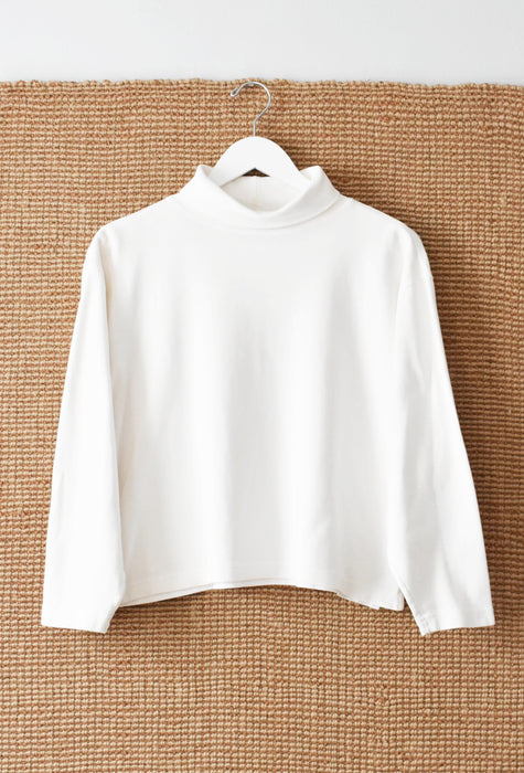 vintage cropped salt turtleneck (m/l)